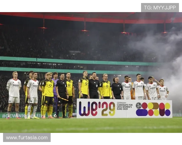 多特蒙德中场失控，节奏混乱问题显现，稳定性面临考验