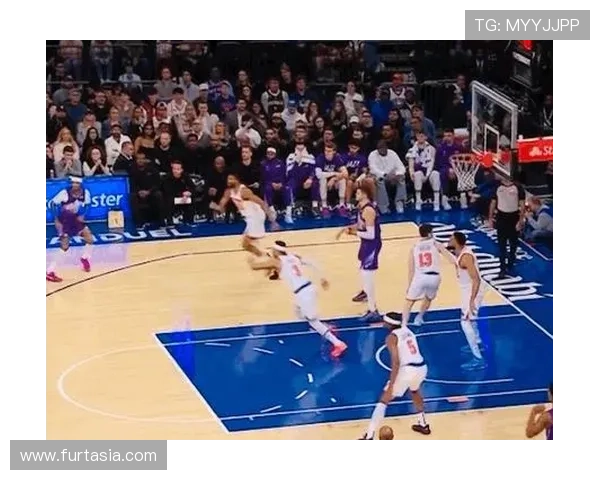 唐斯利用无球跑位拉开空间助球队提高内线得分效率