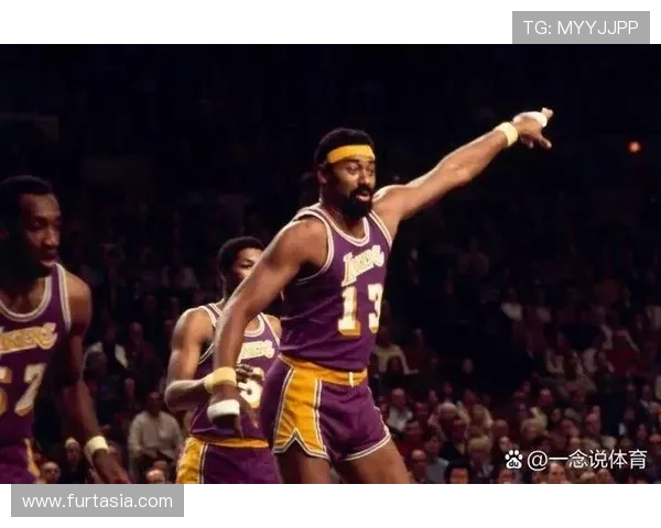 张伯伦单打拉开内线差距，31+篮板高效统治NBA历史